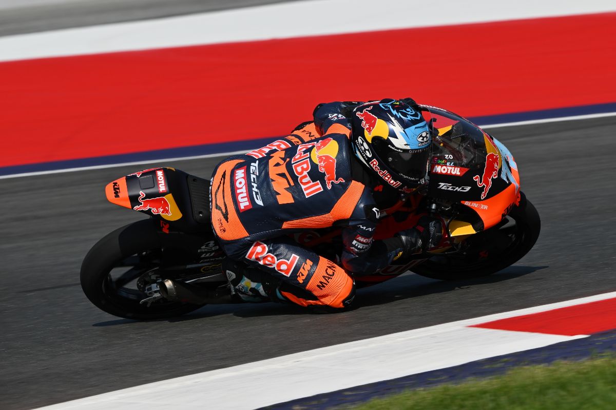 Moto3: Perrone takes maiden pole to deny pacesetter Piqueras