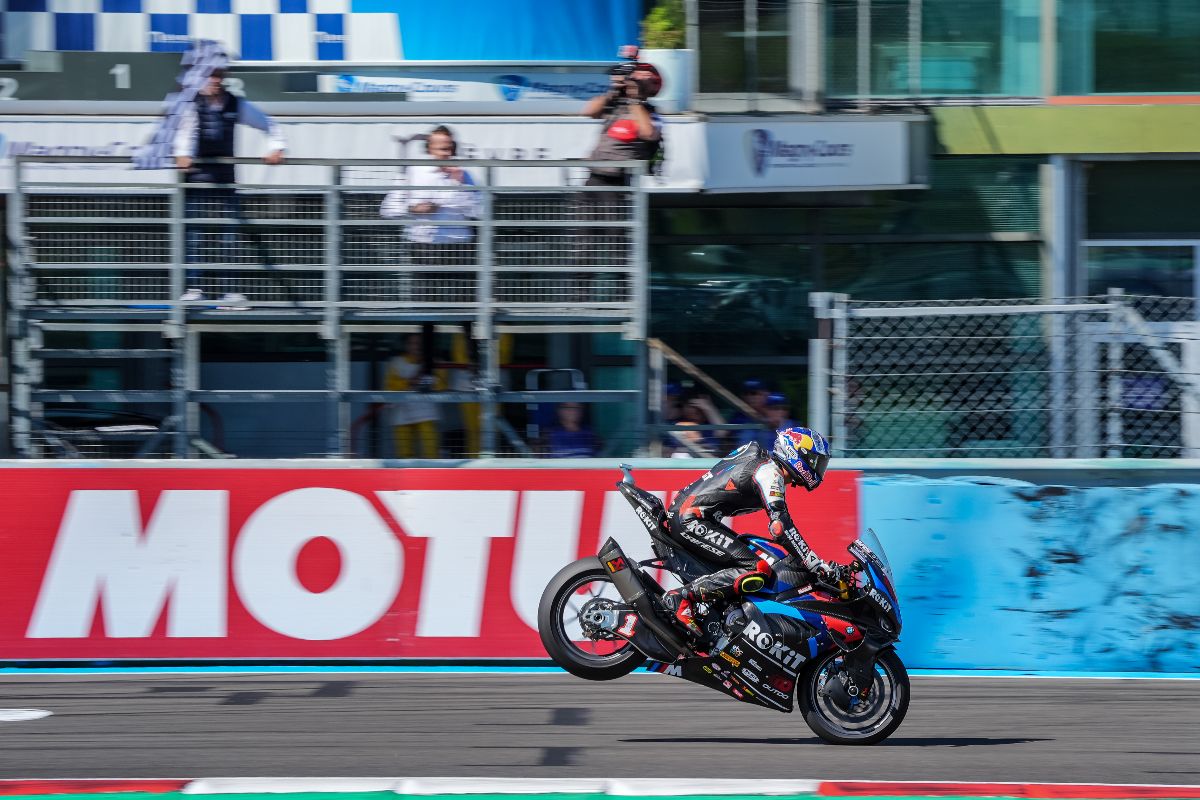 WorldSBK: Dominant Razgatlioglu claims the spoils in France