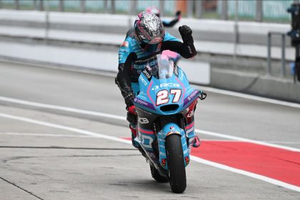 Moto2: Holgado pulls the pin for pole as Gonzalez and Moreira clash Moto2: Holgado pulls the pin for pole as Gonzalez and Moreira clash