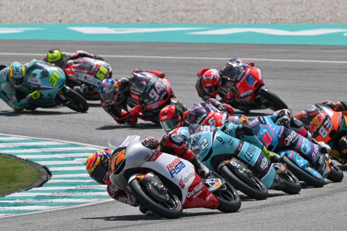 Moto3: The fight for second into the final stretch