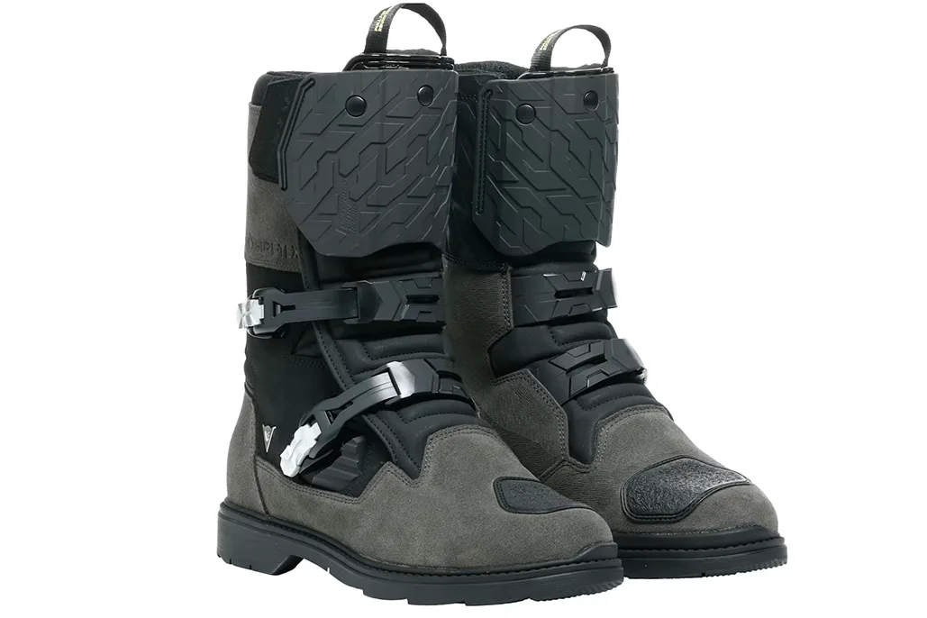 Dainese Overyond Xt Gtx: The All-Terrain Commuter Boot 1 Dainese Overyond Xt Gtx: The All-Terrain Commuter Boot