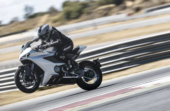 How Motorcycles Engineered The Manx R Around Real Riders