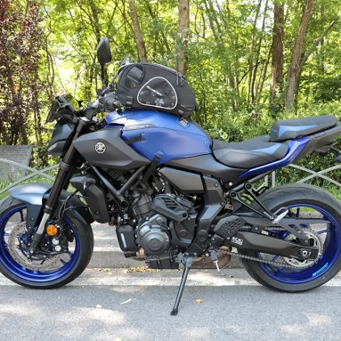 BAGSTER PUPPY: the tank bag that lets you travel by motorbike with your dog