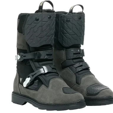 Dainese Overyond XT GTX: The All-Terrain Commuter Boot