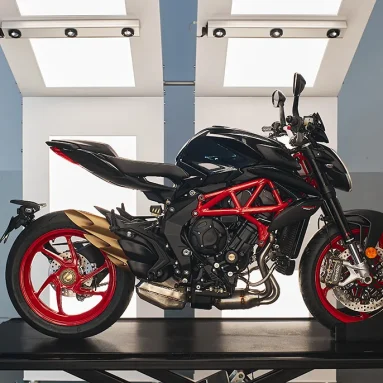 MV Agusta Brutale 800 Introduces Nero Carbonio as a New Premium Livery