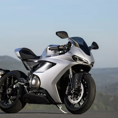 Manx R superbikes arrive at Norton retailers across the UK