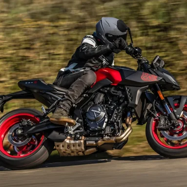 New colours for award-winning Suzuki 8S