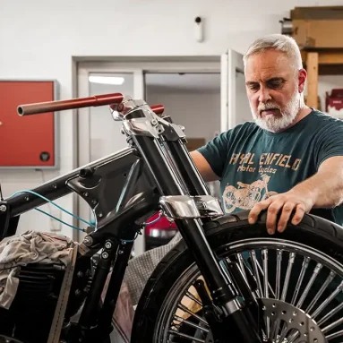 Royal Enfield ‘Custom World’ Busted Knuckle Build Off Europe